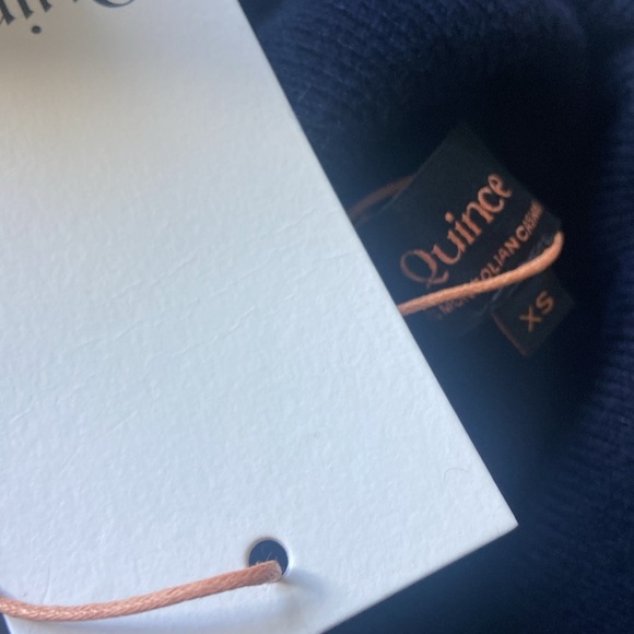 Quince 100% Mongolian Cashmere Turtleneck Sweater Sz XS Navy NEW - Picture 5 of 5